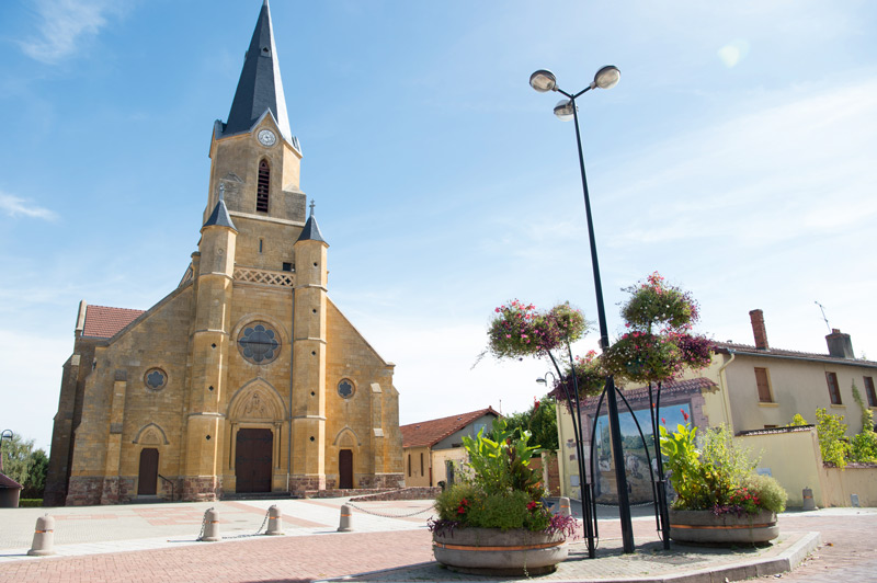 Eglise de la ville de Mably